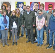 Oberleutnant Schott an der Gutenbergschule